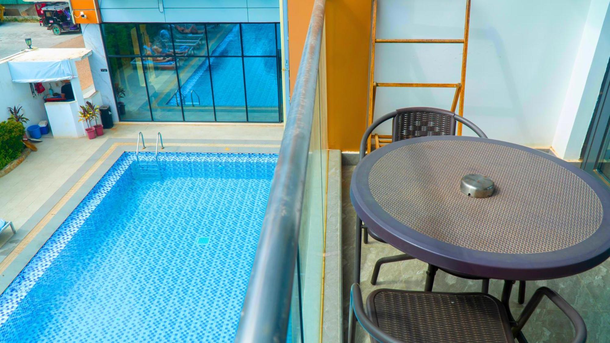 Venus Royale Hotel コロン エクステリア 写真